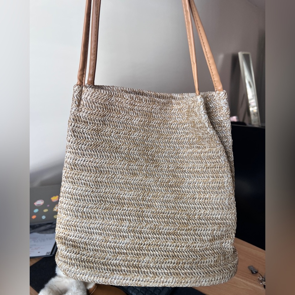 Amazon Tan and Cream Shoulder Bag
